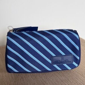 United Airlines inflight amenity Brooks Brothers